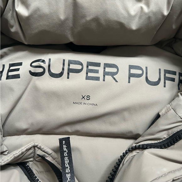 Aritzia Superpuff Taupe XS Shorty - Picture 4 of 6